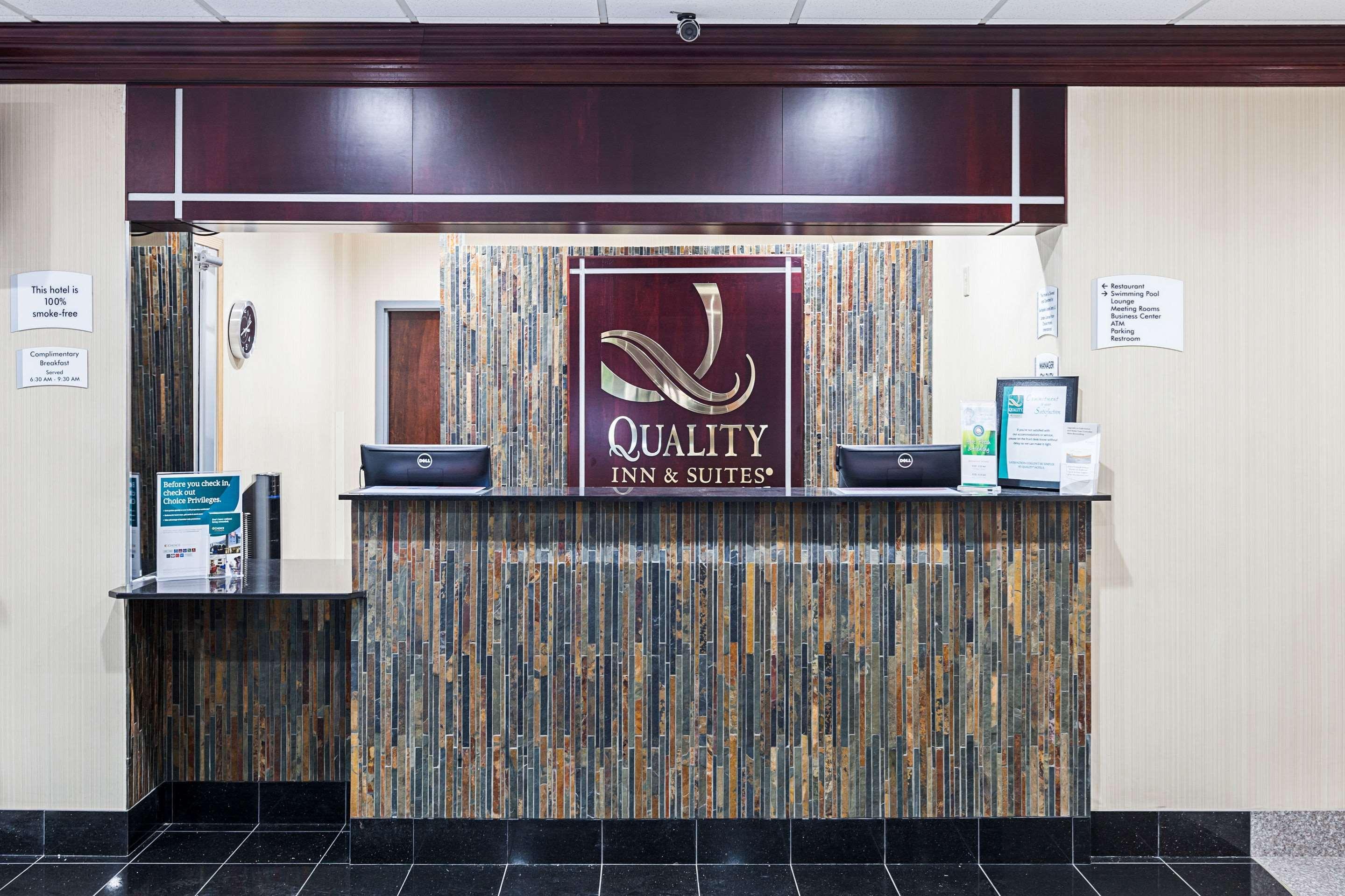 Quality Inn & Suites Cincinnati Exterior photo